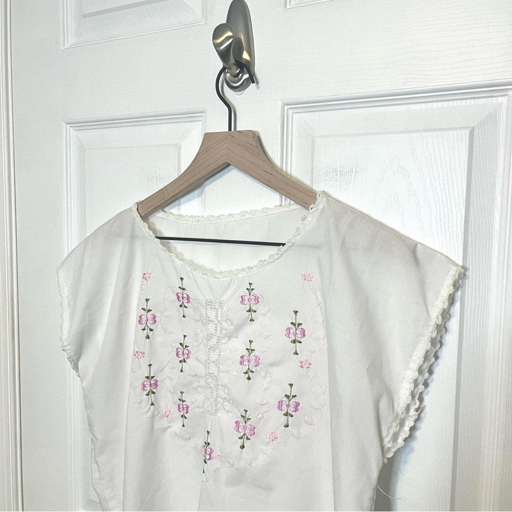 ✧･ﾟembroidered white cottage shirt